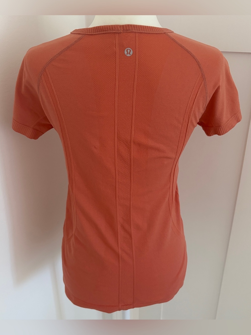 Lululemon Run Swiftly Tech Short Sleeve Top Dusty Rose Coral Size 6 Seamless*K12